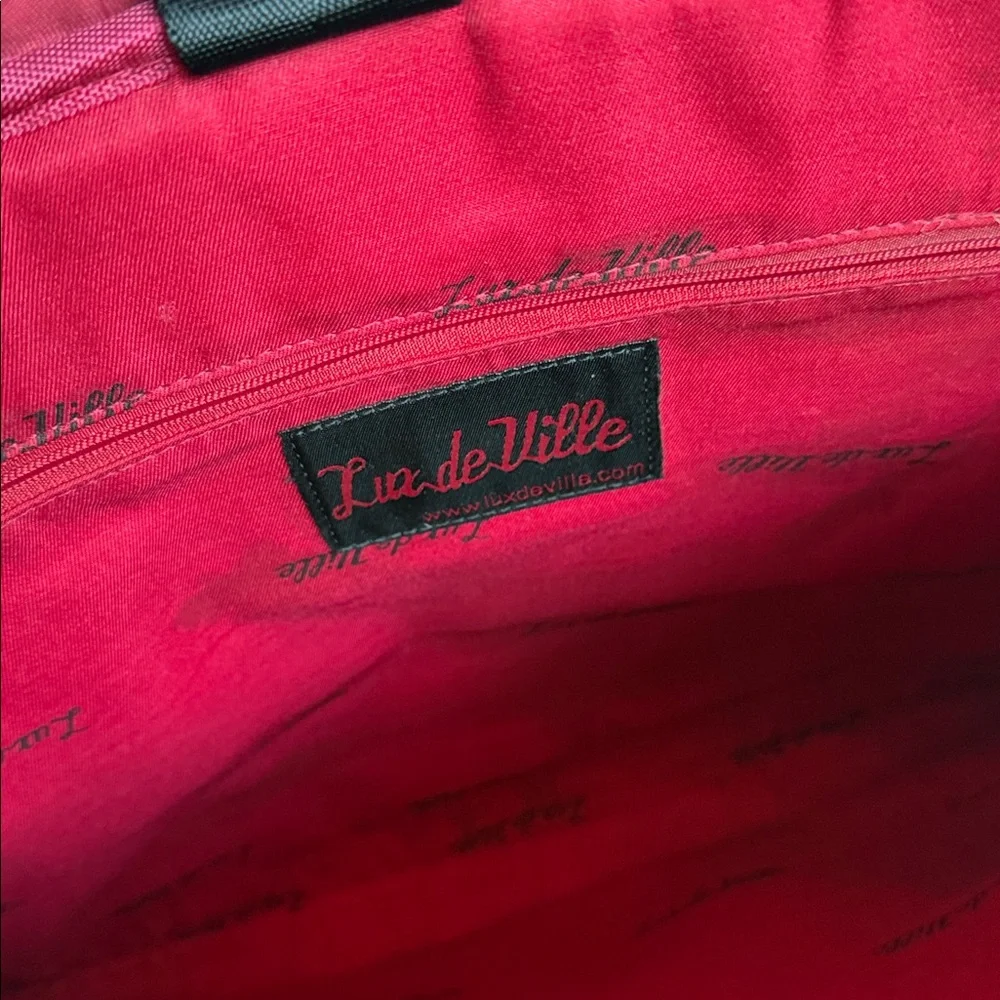 LUX DE VILLE LUCKY ME MESSENGER LAPTOP BAG SPARKLE GREEN PATENT LEATHER BLACK - Picture 14 of 15